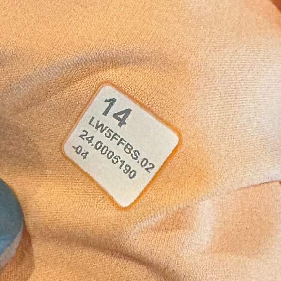 Lululemon Swift Wide-Leg Cropped pants in Peach Bellini - Picture 5 of 5